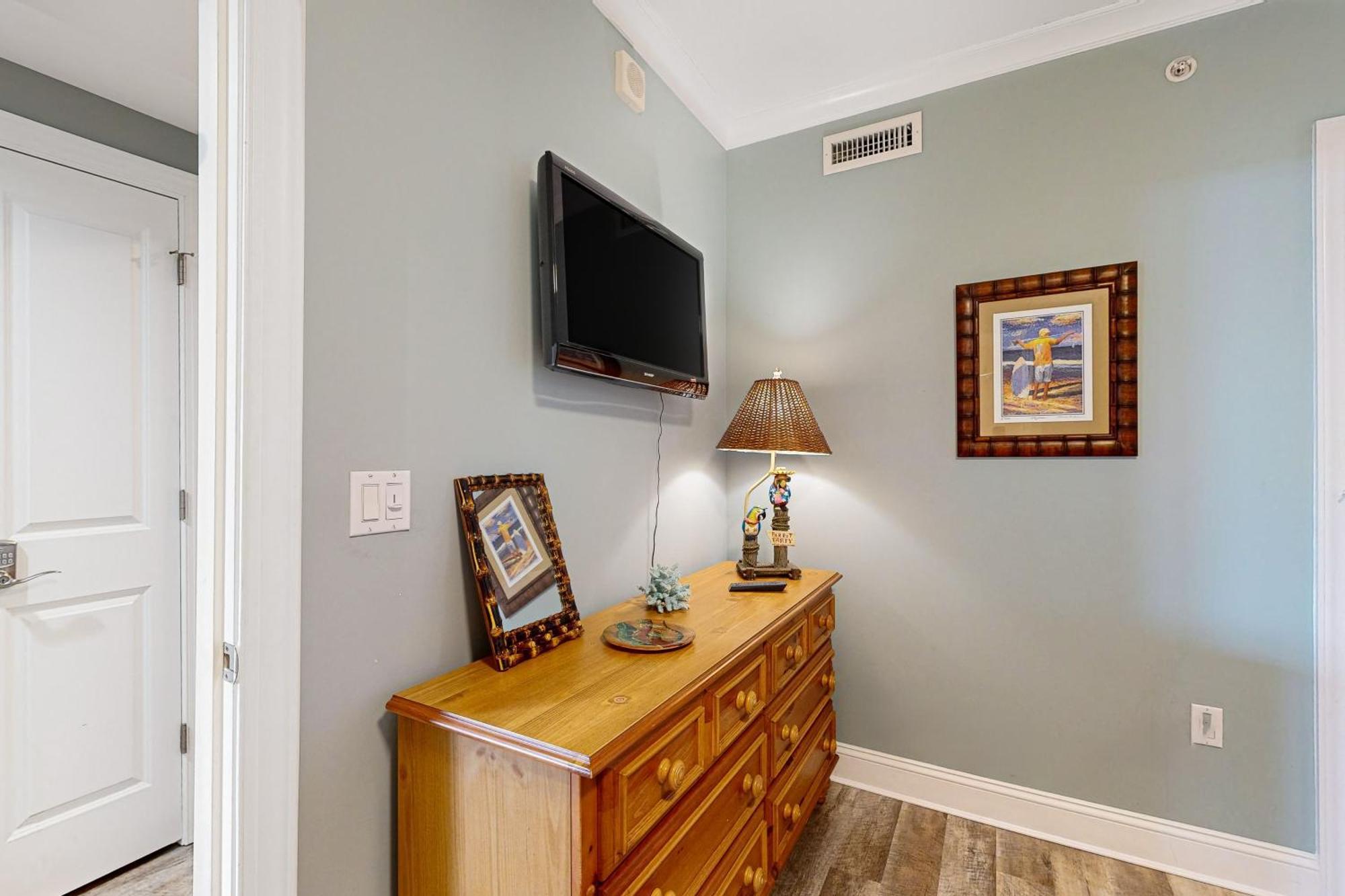 The Meridian Ocean City Room photo